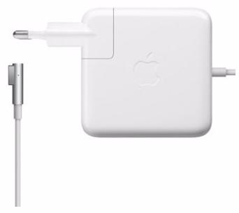 Блок питания Apple 45W MagSafe 1 Блок питания Apple 45W MagSafe 1Для ноутбука<br>Описаниее<br> Блок питания Apple 45W MagSafe это фирменный аксессуар для зарядки MacBook, он имеет магнитный коннектор, предотвращающий случайное отсоединение провода, а также световой индикатор для оповещения конца цикла зарядки.<br> <br><br>Основные<br> <br> <br>Назначение - для Apple Macbook<br>Тип - сетевое зарядное устройство<br>Совместимые устройства - Apple MacBook Air/PRO<br>Максимальная мощность - 45 Вт<br>Подключение - Сеть 220w<br>