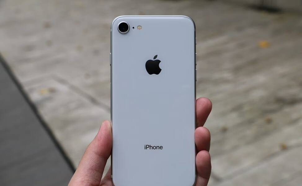 iPhone 8, старые модели iPhone, телефон