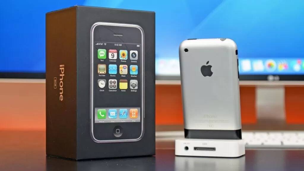 iPhone 2G, iPhone 4, телефон